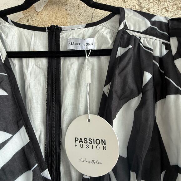 NWT Puff Sleeve Black and White Abstract Mini Dress Passion Fusion Size L - Picture 4 of 10